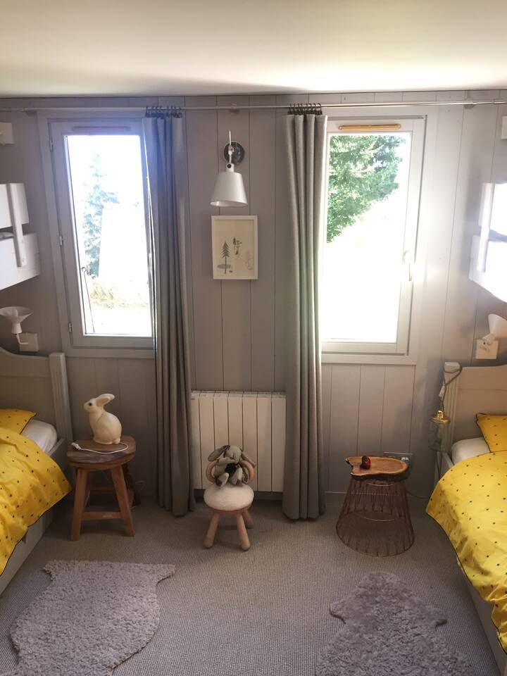 Children's dormitory with 2 bunk beds in 90 (the 2 upper beds have a bed in 175)