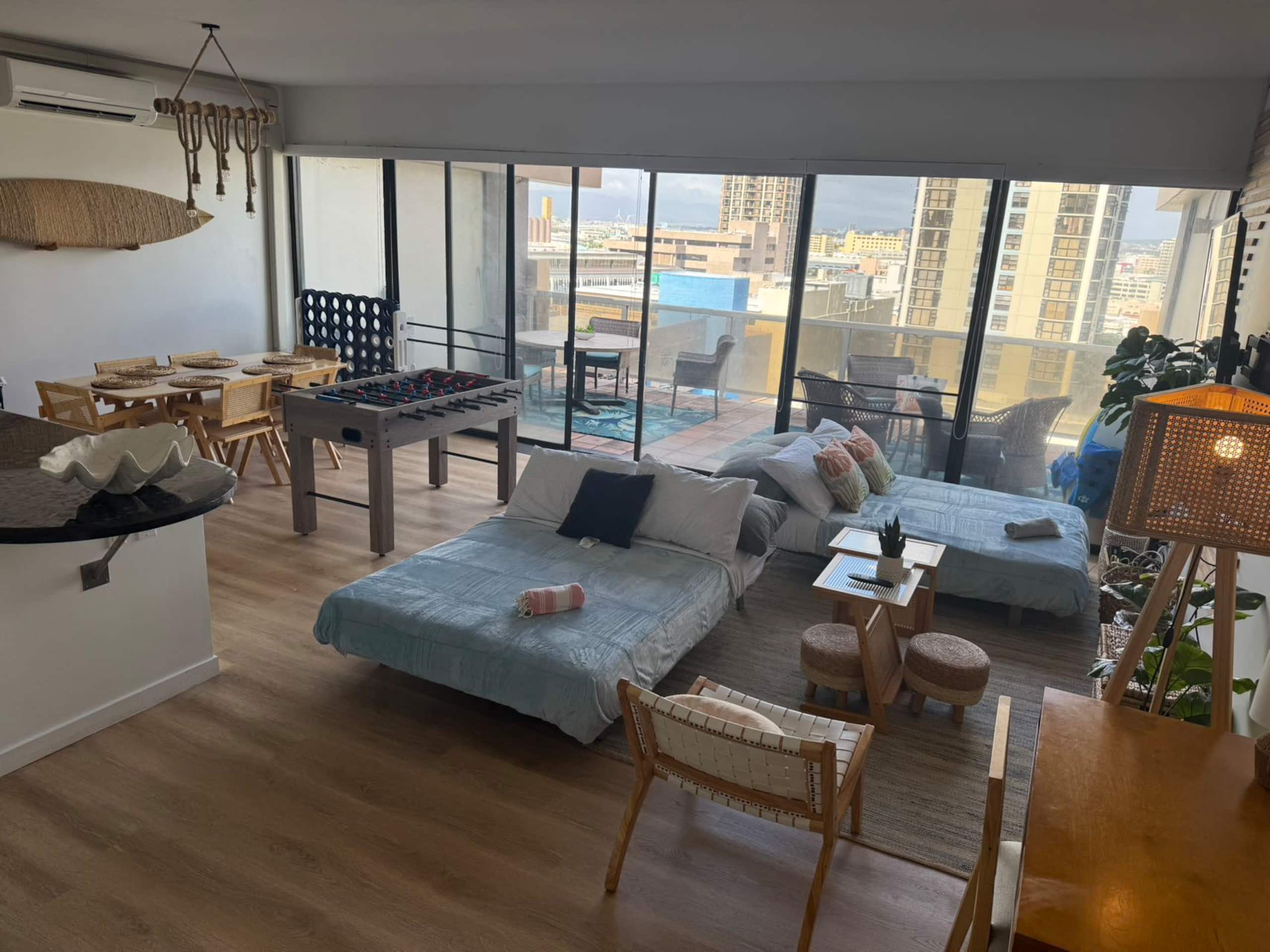 Downtown Spacious 1B Apt Washer Parking Patio! - Image 11