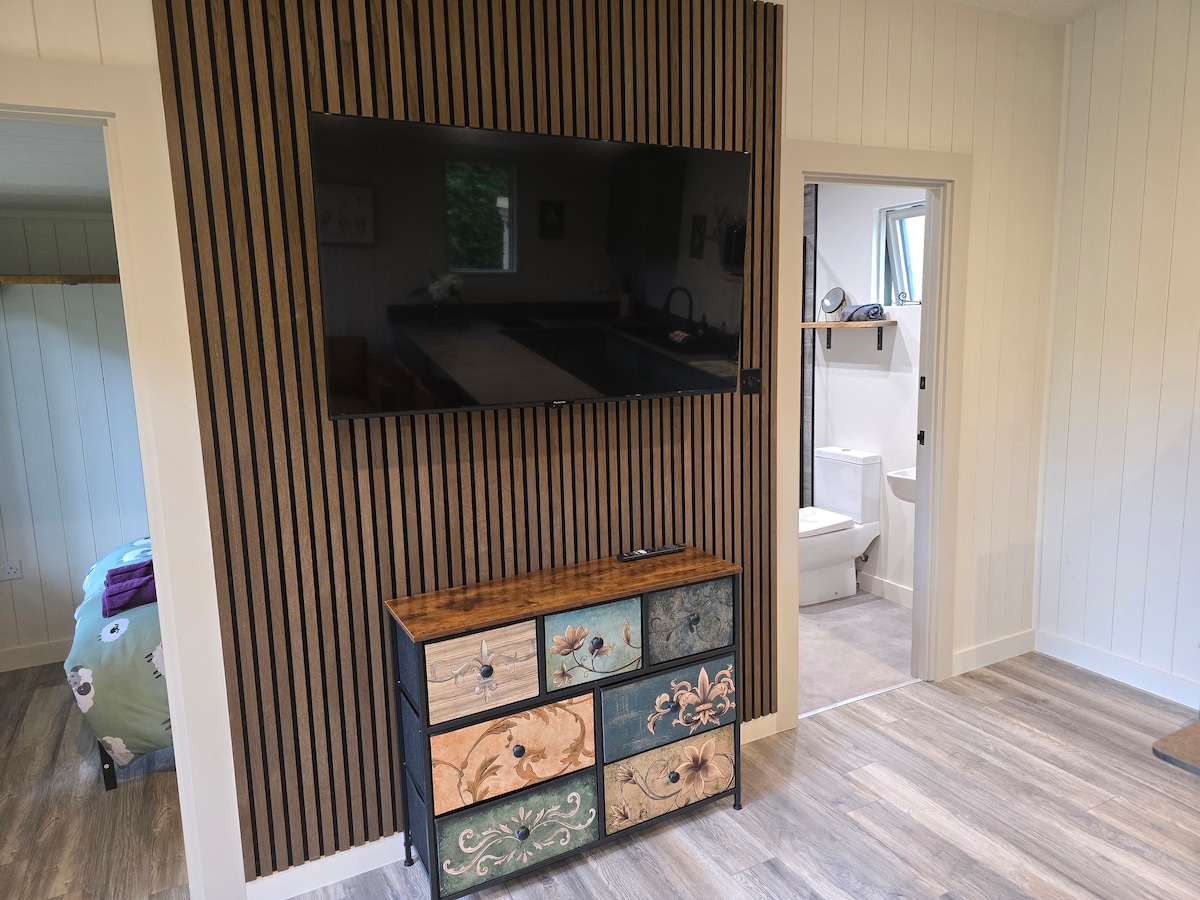 The Hide — Cheshire holiday cottage photo 6