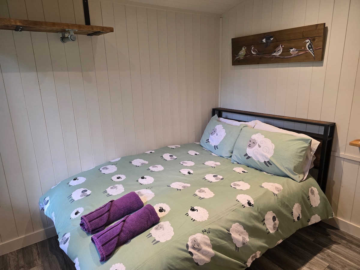The Hide — Cheshire holiday cottage photo 11