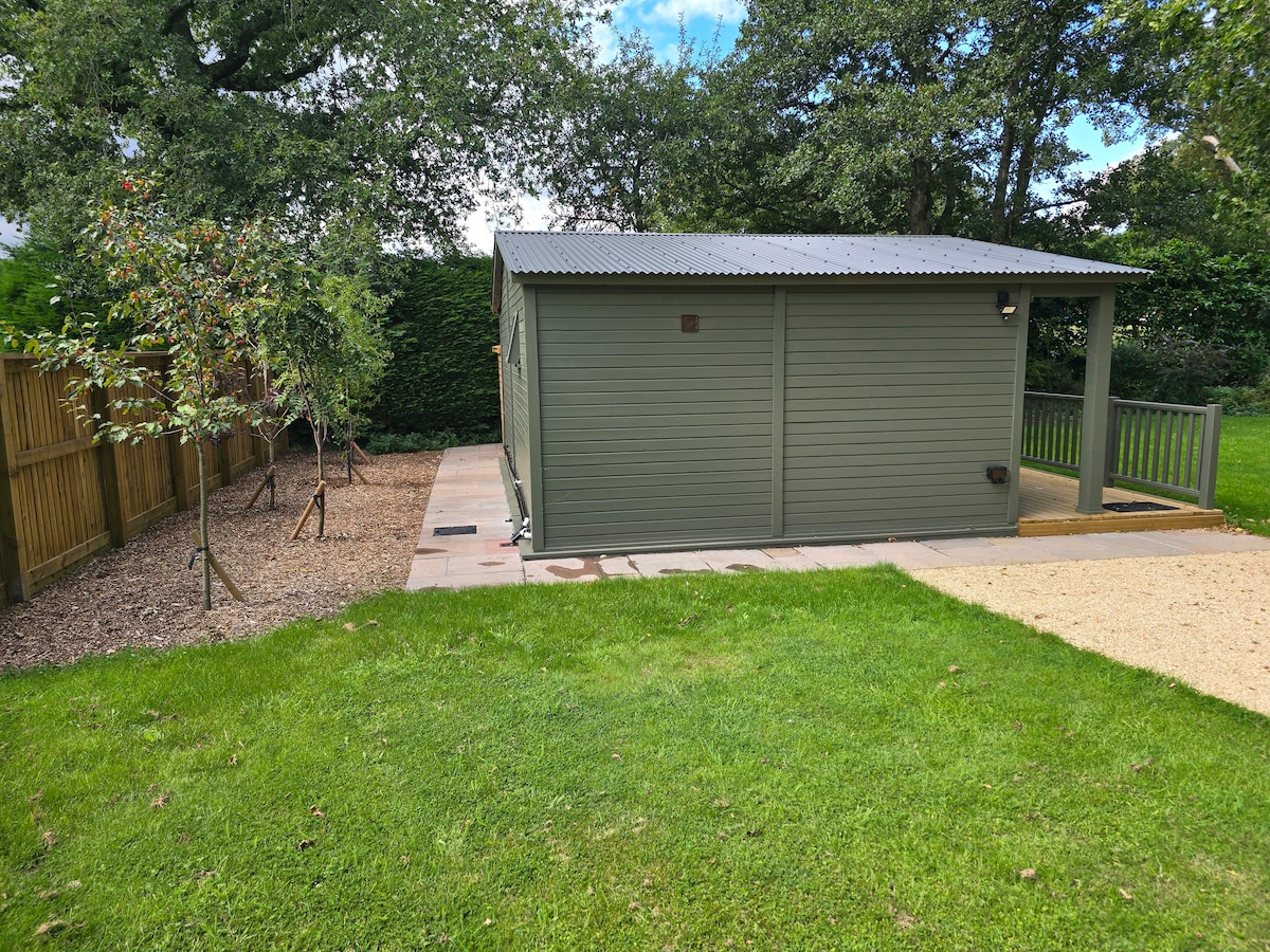 The Hide — Cheshire holiday cottage photo 12