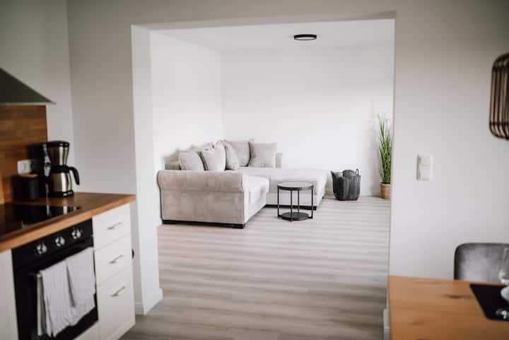 נוף לסלון הפתוח
