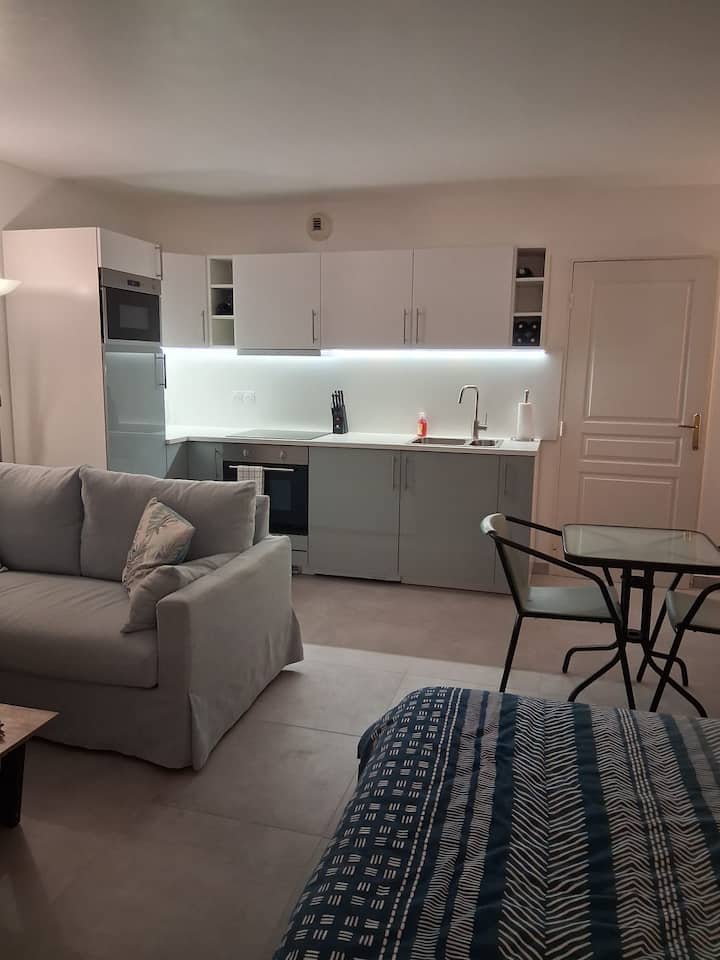 Large Studio Apartment & Garden On Monaco Border - Beausoleil