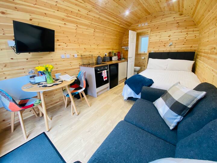 Owl Cabin · Peaceful Woodland Escape & Nature - Derbyshire