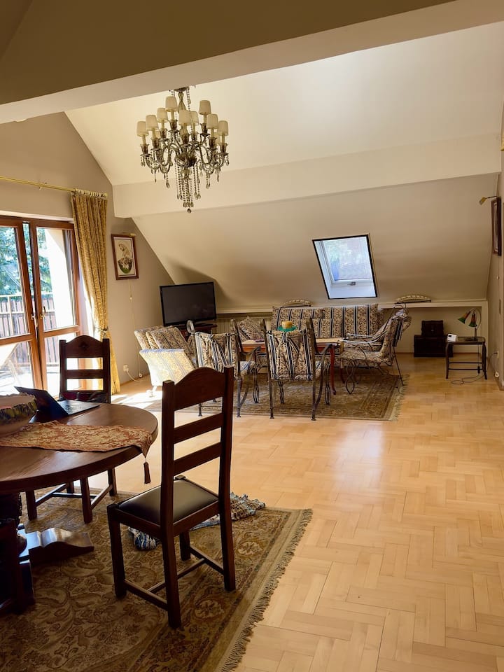 Luxury Villa Krakow • Sleeps 16 • Best Location - Krakow