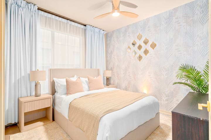 Suite Queen en el primer piso con Smart TV de 55" y baño privado 