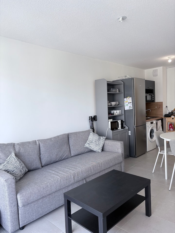Apartment In A Quiet Corner 300m From Ramparts - Avignon