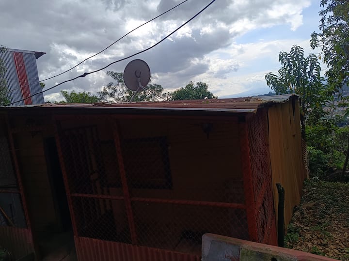 Un Lugar Humilde Y Tranquilo. - Cartago
