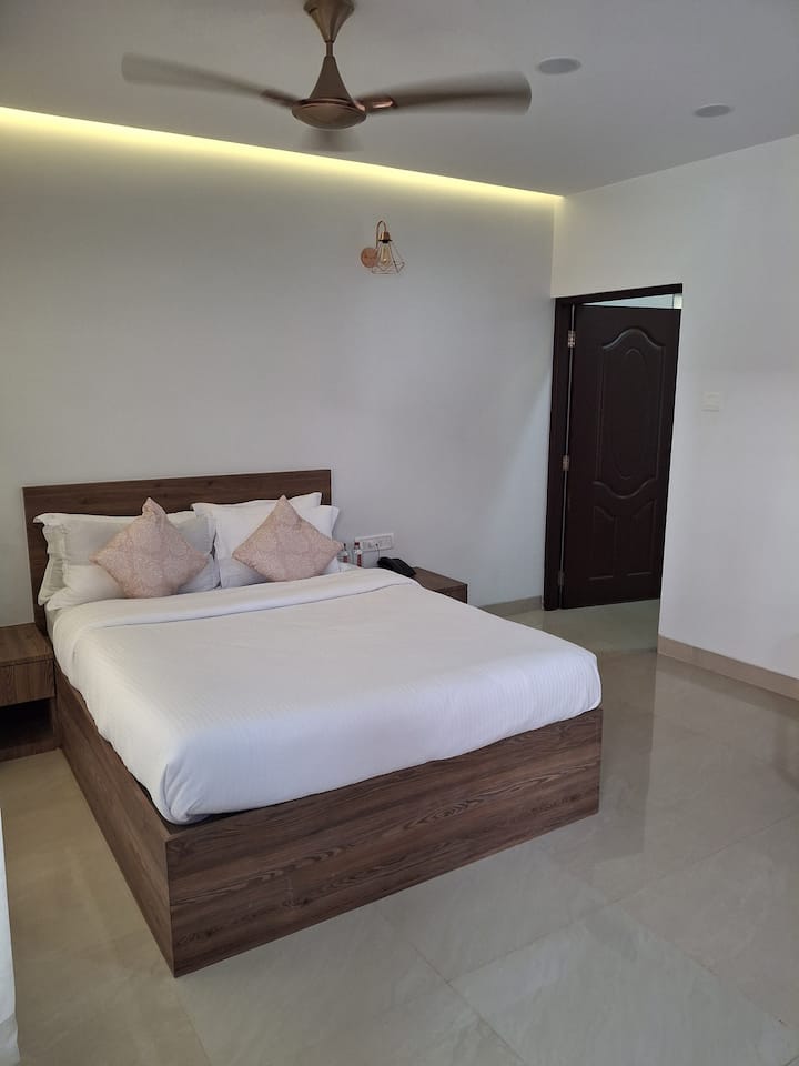 Bedroom 3 image 1