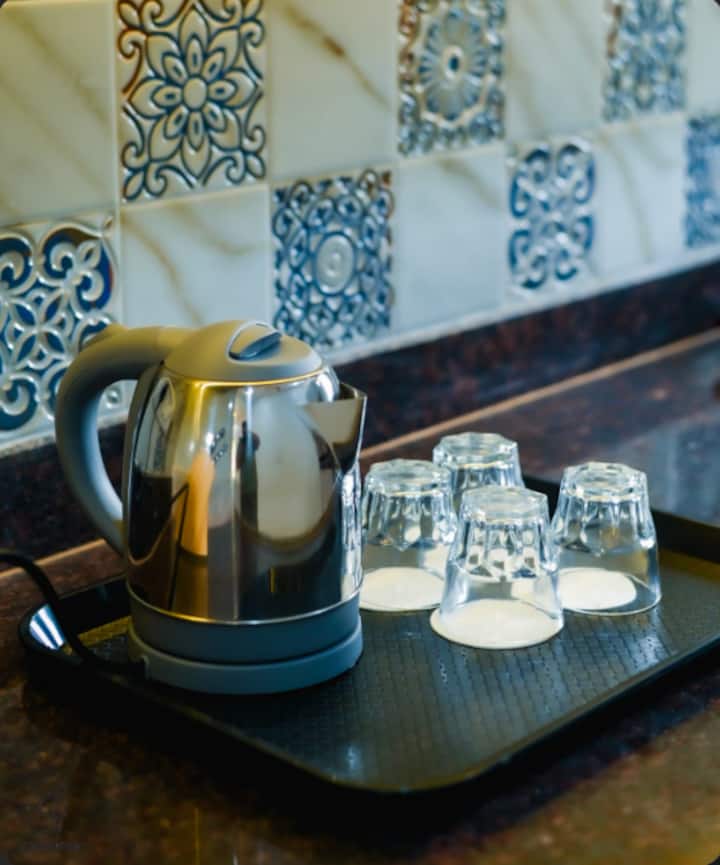 Full kitchen image 1