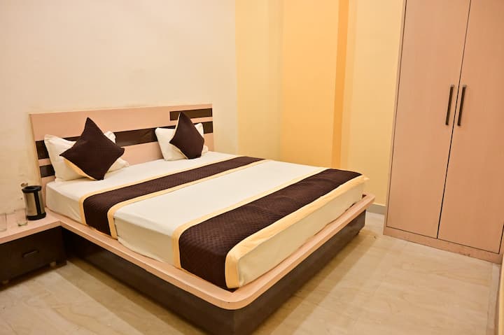 Hotel Siddhivinayak I 13 Rooms I Kashi Vishwanath - Varanasi
