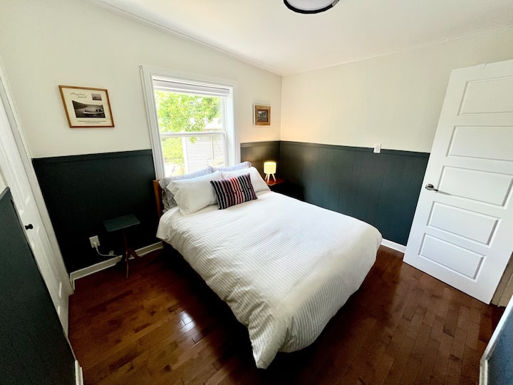 Second Bedroom - Double/Full Bed