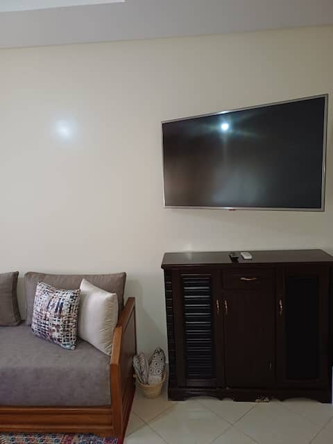 Top performing Airbnb: Modern Casablanca Apartment – Parking, A/C & WiFi in Arrondissement De Sidi Moumen مقاطعة سيدي مومن