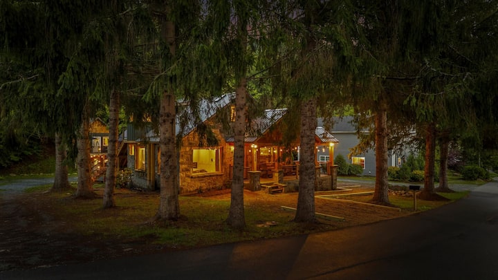 Stonehouse Suites | 4bd/3bth Home | Pet Friendly - Banner Elk, NC