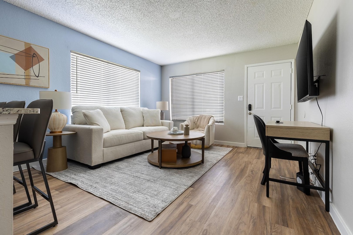 Landing | Beautiful 1BD in Maryvale Village - Apartments for Rent