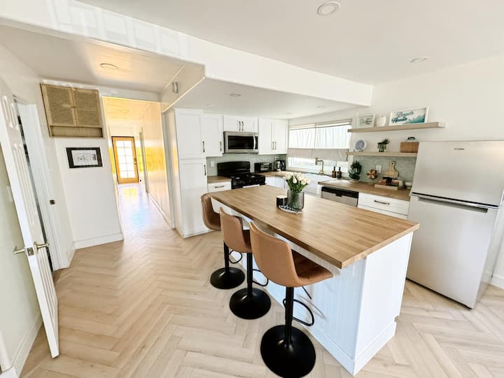 3br Near Huntington Beach | Free Parking + Wi-fi - Fountain Valley, CA