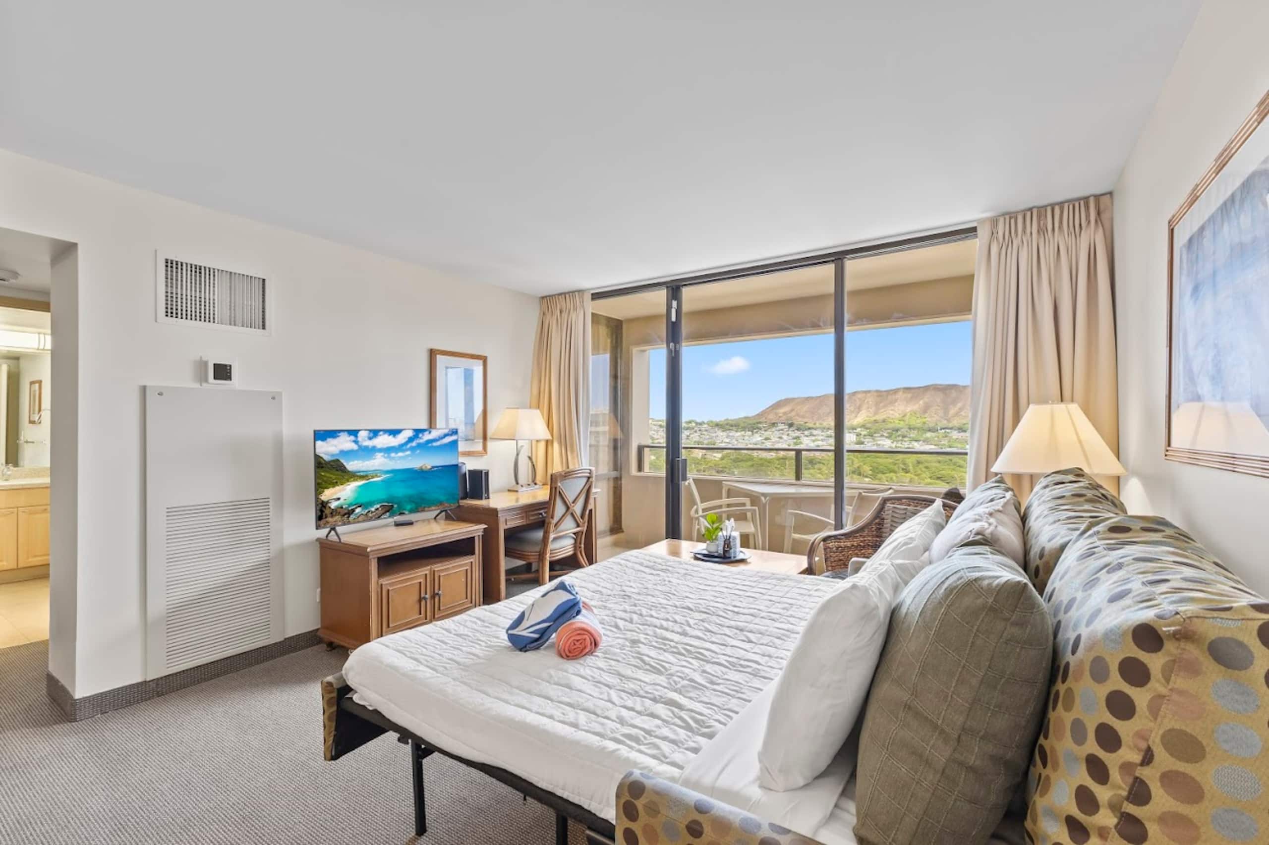 14FL-Stunning Diamond Head View-2BR-Near Beach! - Image 11