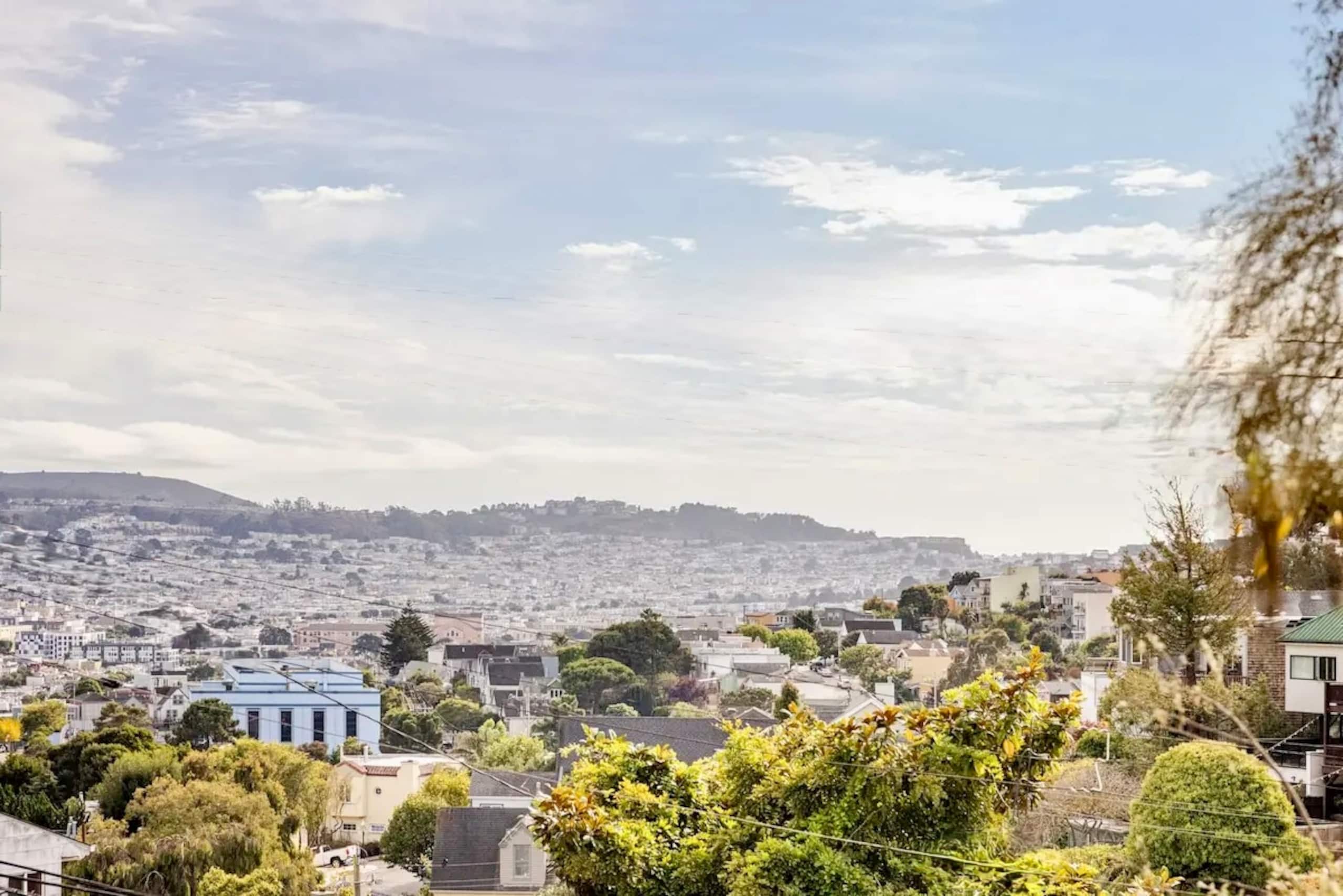 Home in San Francisco · ★5.0 · 2 bedrooms · 2 beds · 2 baths - Image 25