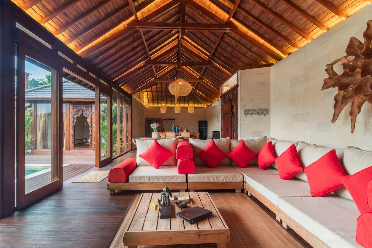 Villa in Ubud · ★4.0 · 2 bedrooms · 2 beds · 2 baths, συγκρίσιμο Airbnb