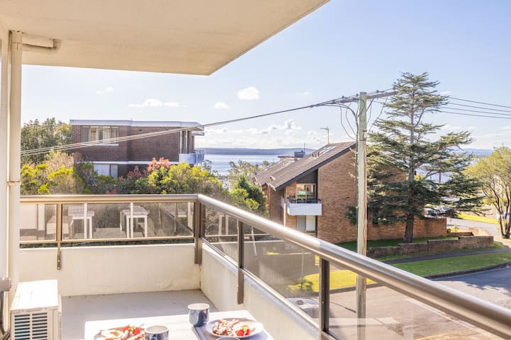The Commodore 3, 9-11 Donald St - Air Con, Views - Port Stephens