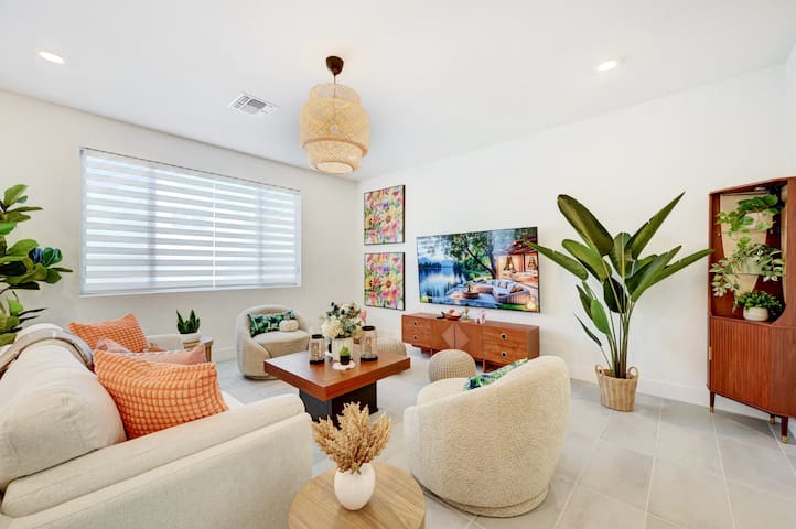 Beautiful Villa 6 BR•Near Strip•Arcade Game Fun