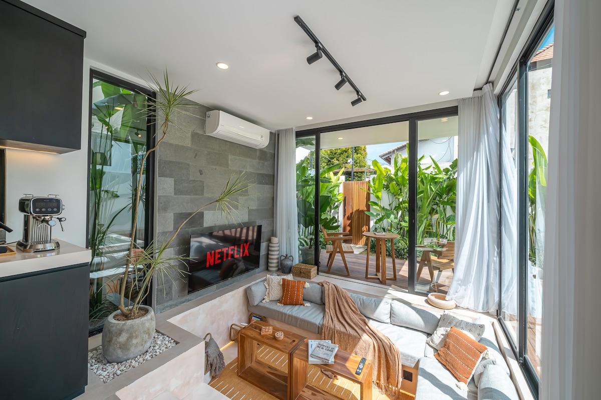 Villa in Cemagi · ★4.91 · 3 bedrooms · 3 beds · 2 private baths, comparable Airbnb