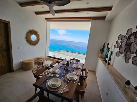 CASA AZUL 2, Seafront, Elevator to the beach!