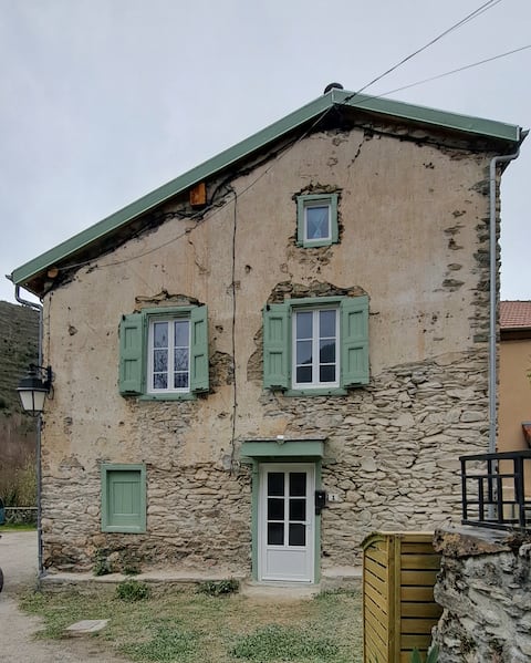 Cozy gîte for 10 people – Games room – Hiking trails