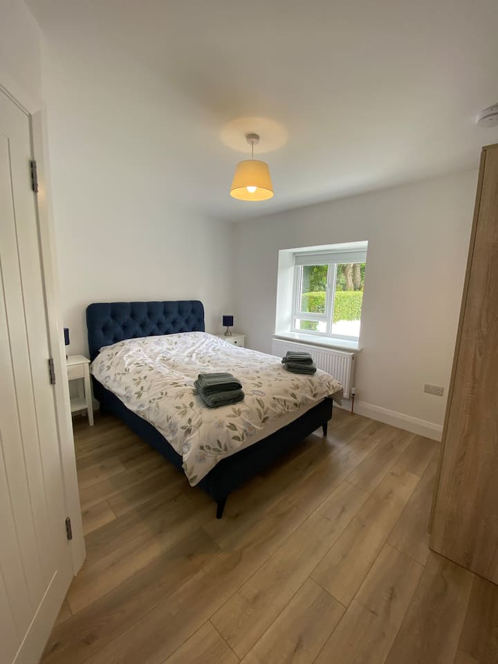 מיטה זוגית עם סוויטה