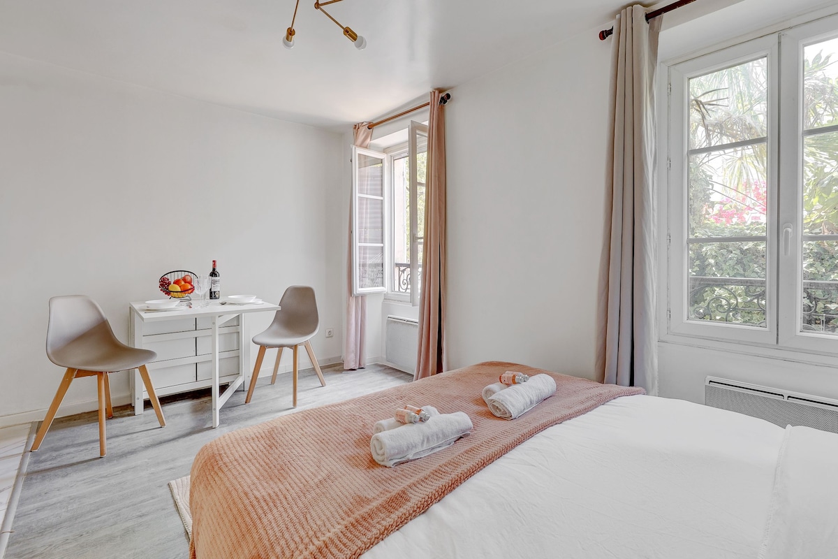 Suite Élise — Salon