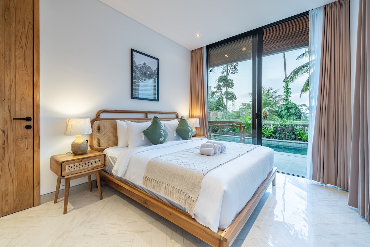 Villa in Ubud · ★4.87 · 3 bedrooms · 3 beds · 2.5 baths, συγκρίσιμο Airbnb