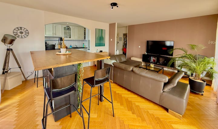 Portes De Genève - Chambre Avec Parking Privé - Saint-Julien-en-Genevois