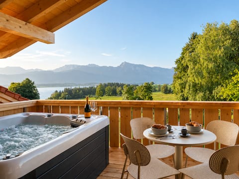 See I Jacuzzi I Balkony I Parking I Kitchen I TV