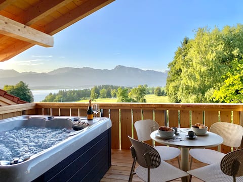 See I Jacuzzi I Balkony I Parking I Kitchen I TV