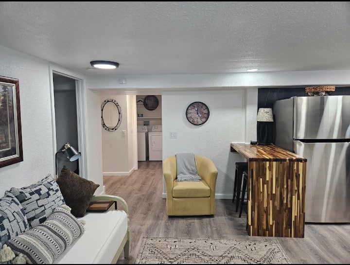 Charming Daylight Basement Salem - Salem, OR
