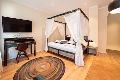 Goa Black Suite with city view