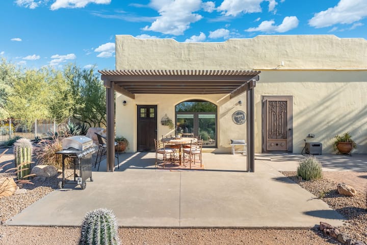 Scottsdale Casita w/ Pickleball & Putting & Views - Arizona