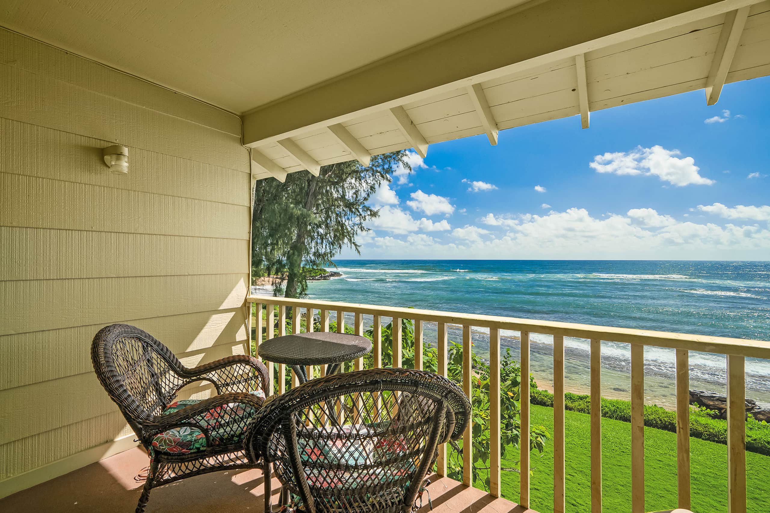 Oceanfront Studio w/Panoramic Views - Main photo
