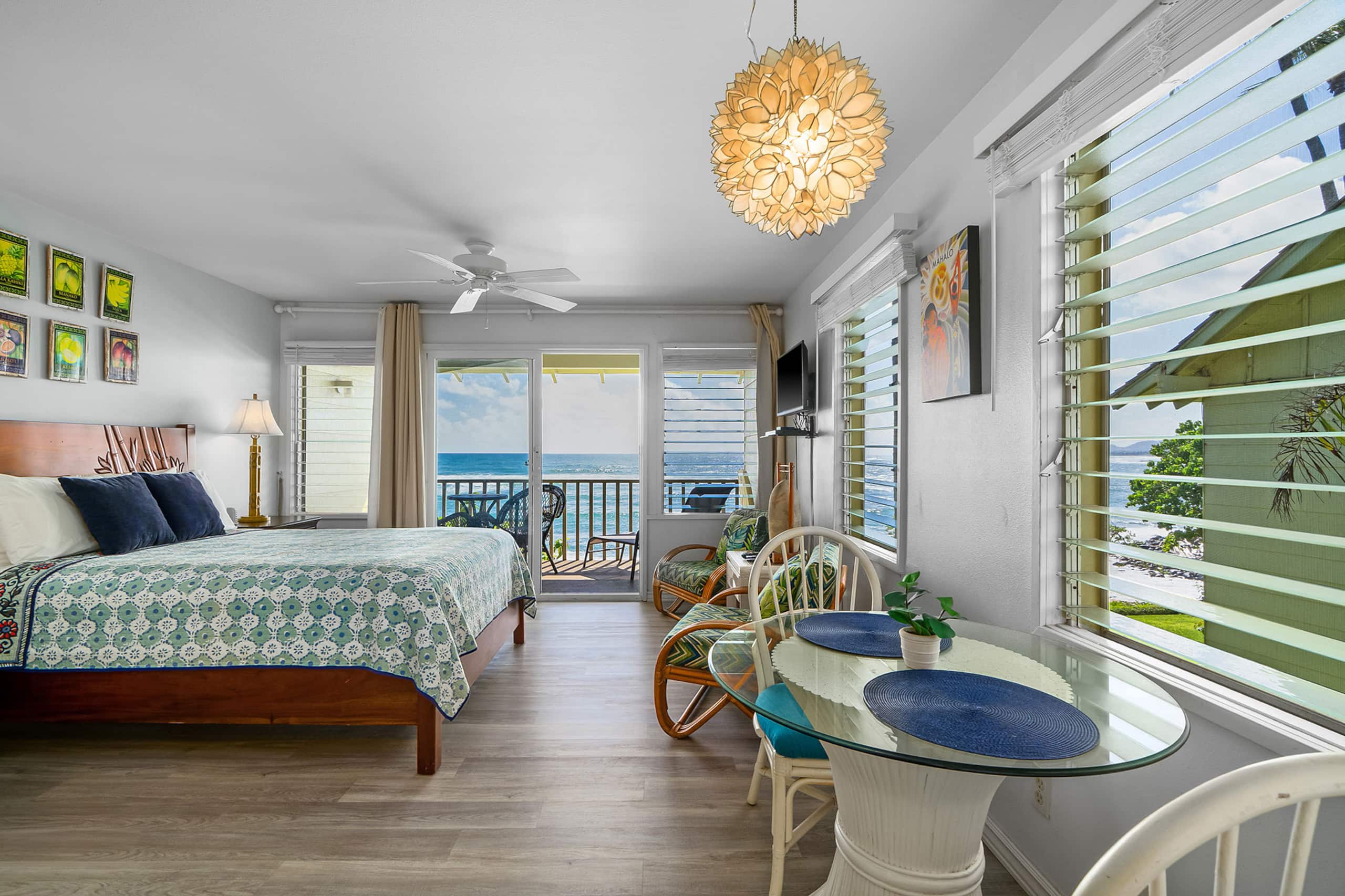 Oceanfront Studio w/Panoramic Views - Photo 9