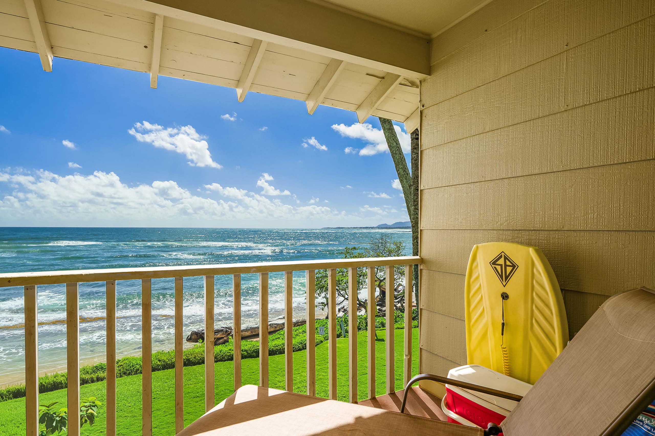 Oceanfront Studio w/Panoramic Views - Photo 14