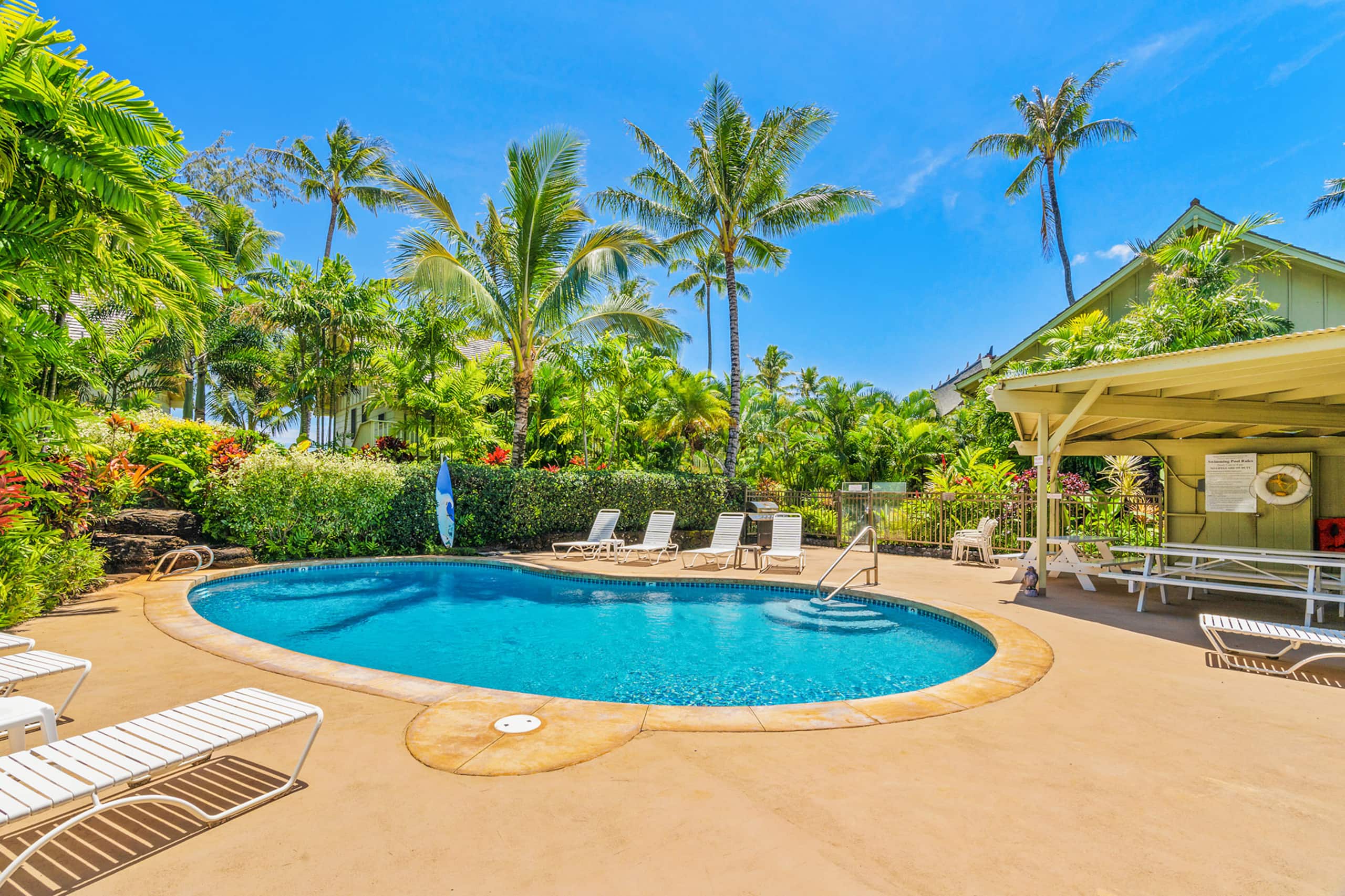 Oceanfront Studio with Panoramic Views - Photo 27