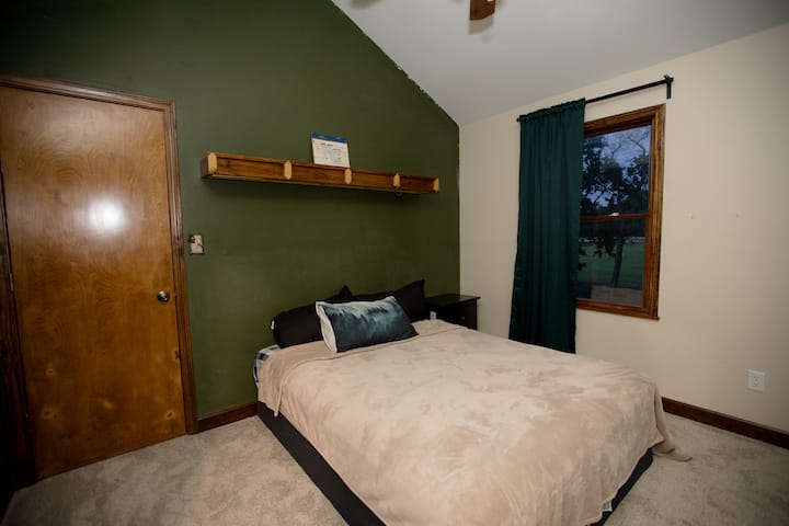 საძინებელი 3