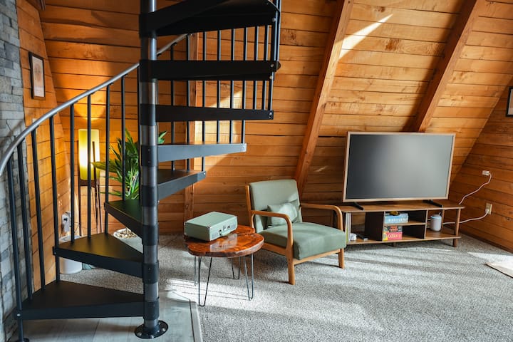 Emerson's A-frame - Ashford, WA