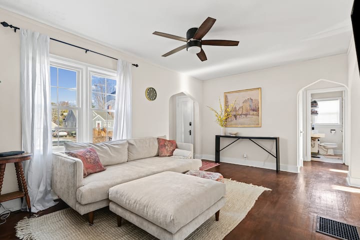 Entire Home 4 Min Drive To State Farm Center Uiuc - 香檳