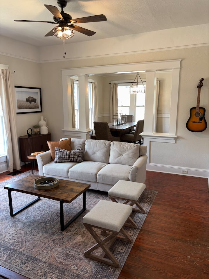 Backstage Bungalow, Sleeps 7, 5 Beds, Pet Friendly - Plant City, FL