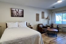 Hee Haw Hideaway - Trolley Stop