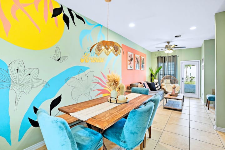 Walk To Beach • Pool • Golf Cart • Grill • Pets - Port Aransas, TX