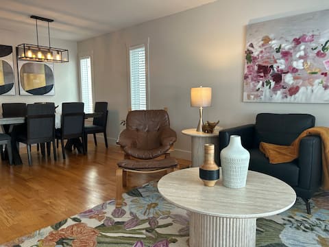 Top Airbnb: Bright & Cozy • King bed • Near Zoo, DT & Airport in Tuxedo Park