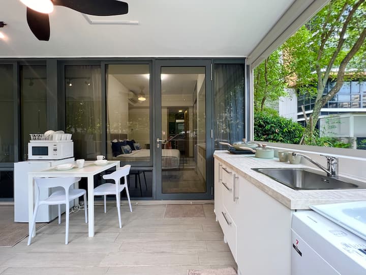 1br For 2pp, Beach-like Pool - Singapore