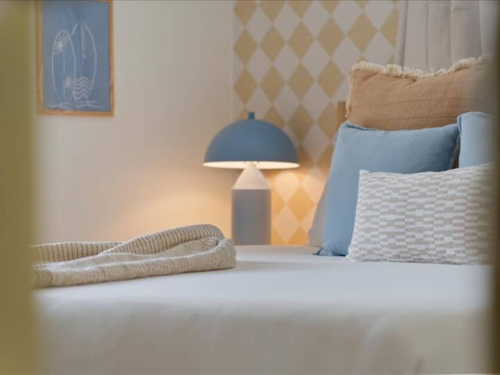 Საწოლი ტელევიზორით